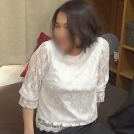 【個撮】穏やかな雰囲気の人妻OLと不倫。 普段の性格から一変、激しく喘ぎながら中出しもOKしてくれました。 FC2-PPV-4540258