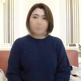 【熟女】51歳・ぽっちゃりBODY熟女◆カメラの前でオナニー披露！オンナの顔を覗かせて、根元からチ○ポを舐め回し！生チ○ポで巨尻揺らしてイキ狂い！ FC2-PPV-4519678