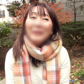 《熟女》還暦熟女が初のハメ撮りSEX◆潮を吹いて喘ぐところから淫乱熟女の本領を発揮する好きモノっぷり！メス顔イキ！ FC2-PPV-4520249