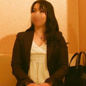 【個撮】ぽっちゃり体型のアラサー人妻さんをハメ撮り。 気が強そうな容姿に反して、汗だくになるほどイキ狂うマゾ。 FC2-PPV-4541384