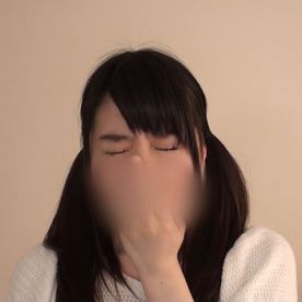 【個撮】清楚で可愛い童顔お姉さん。カメラの前で恥じらいながらもじっくり観察しちゃいます。 FC2-PPV-4529052