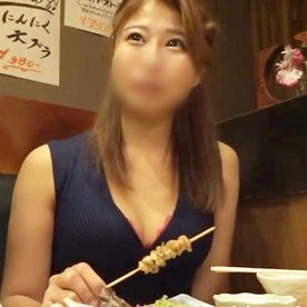 《中出し》美尻を持つ感度抜群のスレンダー人妻（36）他人棒に夢中になり腰を浮かせ絶頂イキ！膣奥にどっぷり中出し！ FC2-PPV-4576665