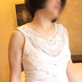 【熟女】美尻と美脚を持つ54歳・専業主婦熟女◆エロいランジェリー着て初のハメ撮りプレイ！セカンドロストバージンSEXでイキまくり！ FC2-PPV-4558579