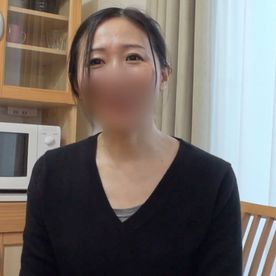 【人妻／熟女】52歳落ち着いた雰囲気のスケベ奥さん。お下品にお股開いて肉棒快感に淫れる中出しセックス。 FC2-PPV-4558131