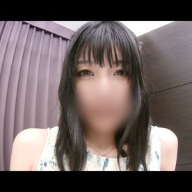 【素人／人妻】33歳おっとりした雰囲気の上品清楚なセレブ奥さま。おもちゃでトロけた巨尻ボディを激ピスハメ撮りセックス。 FC2-PPV-4558144