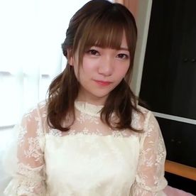 【販売本数僅少】アイドル活動中19歳が今回限りの生ハメ撮影 初の生挿入に何度も絶頂 FC2-PPV-4560656