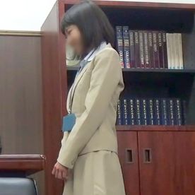 【ハメ撮り】清楚系社長秘書と朝一セックス！ 出勤して直後にフェラチオ → 生ハメで初中出ししました。 FC2-PPV-4583428