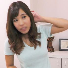 【素人】爽やか系の美脚×巨乳人妻(35歳)をハメ撮り。 恥骨がぽっこり浮いたパイパンおまんこを激しく突き、遠慮なく中出しさせてもらいました。 FC2-PPV-4591713