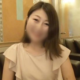 【熟女】清楚感漂う上品なルックスが印象的な44歳美熟女◆トロ～ンとしたスケベな顔を覗かせハメ潮吹いて連続イキ！ FC2-PPV-4595698