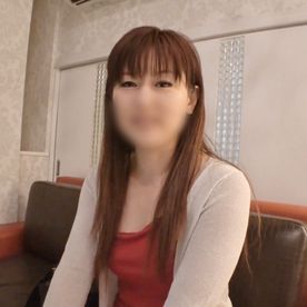 【人妻／熟女】49歳茶髪ロングのおっとり清楚奥さま。スケベ本性丸出しにして快感にヨガリ淫れるハメ撮りセックス。 FC2-PPV-4590446