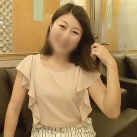 FC2-PPV-4678124 【熟女】2年セックスレス・上品なアパレル勤務熟女（41）が2年ぶりのSEXでハメ潮吹いてイキまくり！濃厚ハメ撮りセックス