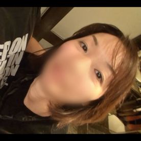 FC2-PPV-4685377 【人妻/熟女】エッチ大好きお茶目な茶髪ショートヘア奥さま(42)感度良好の貧乳スレンダーボディを激ピスハメ撮りセックス。