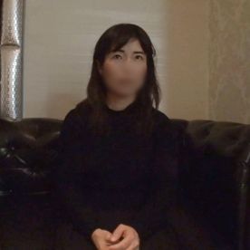 【人妻／熟女】53歳黒髪ロングの落ち着いた雰囲気の奥さま。むっちり巨乳ボディ疼かせ淫れるハメ撮りセックス。 FC2-PPV-4654993