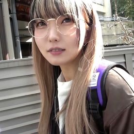 FC2-PPV-4680269 【秋葉原カードショップ店員】元引きこもり経験僅かのオタク女子と人生初めての緊張感溢れるハメ撮り撮影。※数量限定