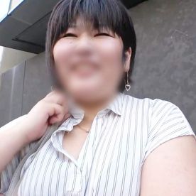 【中出し】ぽっちゃりボディを持つ淫乱熟女（53）◆くさいチ○ポを咥えさせられ戸惑いながらもお口で受け止める！大きなお尻とたっぷりとお肉の乗っかったお腹をたぷんたぷんに揺らせて咽び泣く中出しSEX！ FC2-PPV-4654161