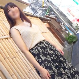FC2-PPV-4676003 【素人】細身ながら女性ならではのぷにぷに肌したアラサー人妻。 騎乗位でポルチオを突き上げていると、負けじと腰を振って不倫中イキ♥