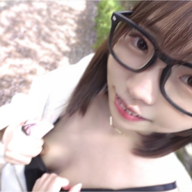 FC2-PPV-4684457 花よりまんこ。花見会場で出会った露出魔メガネちゃん。