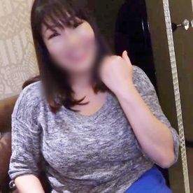 【熟女】バストは105センチKカップ！ド迫力ボディを持つ41歳熟女◆他人棒に生ハメされて国宝級の乳房をぶるんぶるんと揺らしイキまくる豊満熟女のダイナミックな激情ファック！ FC2-PPV-4654222