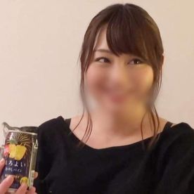 【素人】経験人数700人越えのスーパービッチ。24歳。みゆりちゃん。卑猥な楽器みたいに下品な音立てるバキュームフェラ。生チ○ポでイクイク連呼。顔射。 FC2-PPV-4649334