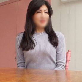 FC2-PPV-4677379 【人妻/熟女】54歳大人の色気溢れる黒髪ロングの派手奥さん。自慢の巨チンで膣奥をガン突き~アヘ顔連続ハメ撮りセックス。