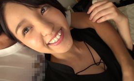【個人撮影】笑顔が可愛いショートカット美**みおちゃんの体はとっても敏感。クンニに悶絶、愛液垂れ流し、腕を**して後ろからガン突きされるとイキまくる超ド淫乱な美**でした
