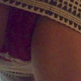 【自撮りカメラde投稿動画】**女性のエロいパンチラ