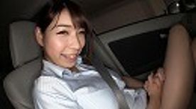 白いタイトミニで誘惑フェラ！綺麗な顔して淫乱デカ尻の人妻！