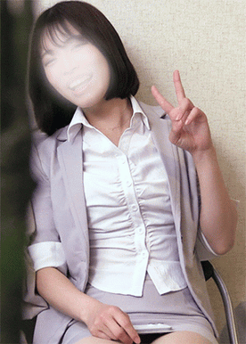 FC2-PPV-4698716 「本当は見たいんですよねー?」視界に飛び込んでくるお尻 ~ニコニコ女子大生の羞恥おぱんつ~