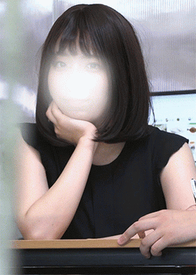 FC2-PPV-4704576 チラッと魅せつけパンチラ 誘惑の視線、あの子のスカートの中身