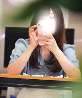 FC2-PPV-4731288 「ヘンタイ♡」いただきました・・・ 白昼の美女パンティをガン見