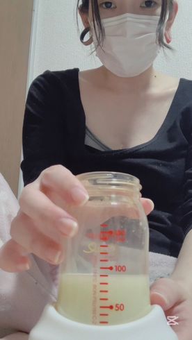 FC2-PPV-4697580 貴重な**期！搾乳機と手絞りで*乳搾乳♡