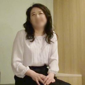 FC2-PPV-4718902 【熟女】52歳。清楚系人妻。ゆきのさん。6年ぶりのセックス。おチ○ポを「太い･･･硬い･･･」を嬉しそうに頬張りご奉仕。生チ○ポでイキまくり。