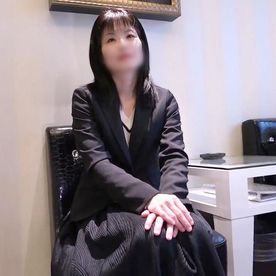 FC2-PPV-4726009 【熟女】落ち着いた雰囲気が印象的な人妻。49歳。しずかさん。初の野外羞恥プレイ。大股開いて電マオナニー。他人棒で大絶叫イキ。