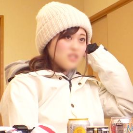 FC2-PPV-4717040 【個撮】スキー場で転んでばかりだったドジちゃん。 そんな可愛さがありながら、生ハメで白目を剥きかけながらイクド変態。
