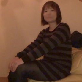 FC2-PPV-4697545 【不倫】穏やかな四十路専業主婦と中出しセックス。 5年以上エッチしていなこともあって感度が非常に高く、膣奥への強烈ピストンでイキっぱなし。