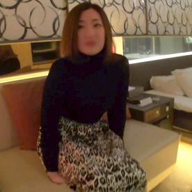 FC2-PPV-4698213 【個撮】グラマーな巨乳奥様とラブホテルで不倫。 四つん這い、M字開脚での手マンで発情。 挿入を催促するようにジュポジュポフェラチオ。