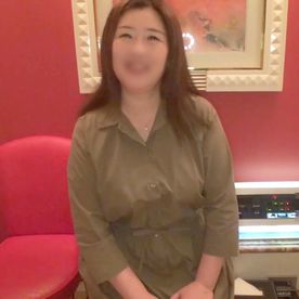 FC2-PPV-4723976 【熟女】贅肉がつきまくった穏やかなおば様。 可愛らしさがある反面、不倫チンポに欲情する淫乱さもあり。 最高潮に興奮し、肉厚おまんこは変態汁まみれ。