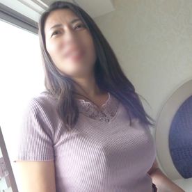FC2-PPV-4725166 【専業主婦】上品さがオーラから出ている美脚・巨尻のマダム。 昼間から不倫セックスで快楽に浸ってイキ狂い。 だらしなく口半開きにさせたイキ顔に驚愕。