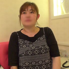 FC2-PPV-4728911 【不倫】目がキラキラ輝いて可愛げのあるぽっちゃり奥様。 アイマスクを着けることでマゾ化。 電マの強い振動で大の字クリイキ。