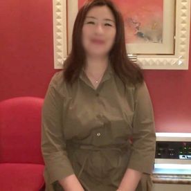 FC2-PPV-4718296 【人妻】52歳の結婚以来浮気もせず旦那さん一筋という真面目な奥様◆オナニー披露！ぽっちゃりBODYを震わせ他人棒で大絶叫イキ！