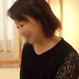 FC2-PPV-4721492 《人妻》ふわふわのGカップ巨乳を持つぽっちゃり人妻（52）◆濃厚なフェラチオ披露！激しく喘ぎながらイキ果てるエロいハメ撮りセックス