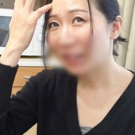 FC2-PPV-4724832 【人妻】困り顔も笑顔も実に可愛らしい清楚人妻（52）◆自宅で浮気ハメ撮りSEX◆ザーメン抜き！生チ○ポで怒号をあげて喘ぎながら痙攣したように何度もイキ果てる…