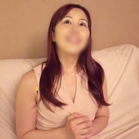 FC2-PPV-4731347 《中出し》H好きな47歳・スレンダー美人妻◆カメラ目線ねっとりフェラ⇒生チ○ポで連続イキ！膣奥にどっぷり中出し！
