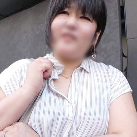 FC2-PPV-4722278 【中出し】豊満BODYを持つショートヘアー熟女（53）◆くさいチ○ポを咥えさせられザーメン抜き！豊満BODY震わせ生チ○ポで大絶叫イキ！膣内射精！