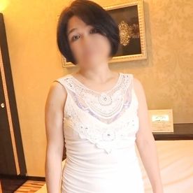FC2-PPV-4733665 【人妻/熟女】52歳黒髪ショートヘアのシン**さん。若々しい色白スレンダーボディを激ピス中出しセックス。