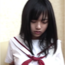 FC2-PPV-4699200 カースト最下層。夜はおじさん達のアイドルに。