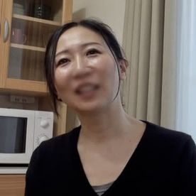 FC2-PPV-4706666 肌艶はとても五十路に見えない!!笑顔が可愛らしいYさん(52)
