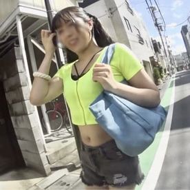 FC2-PPV-4732257 涙目で「ゴムしてください。。。」問答無用の中出し！正統派巨乳グラドルHさん(19)