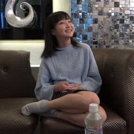FC2-PPV-4700351 【合法ですか?】小動物系彼女が可愛すぎて爆発