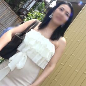 FC2-PPV-4699485 【熟女】むっちり巨乳の美熟女。挑発的なミニスカで現れたので、部屋について即ハメてあげました。